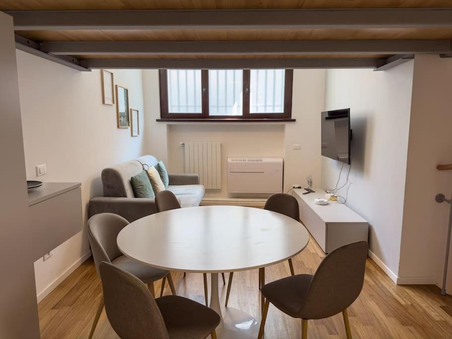 Brunacci Suite, 5 Min To Navigli Milan